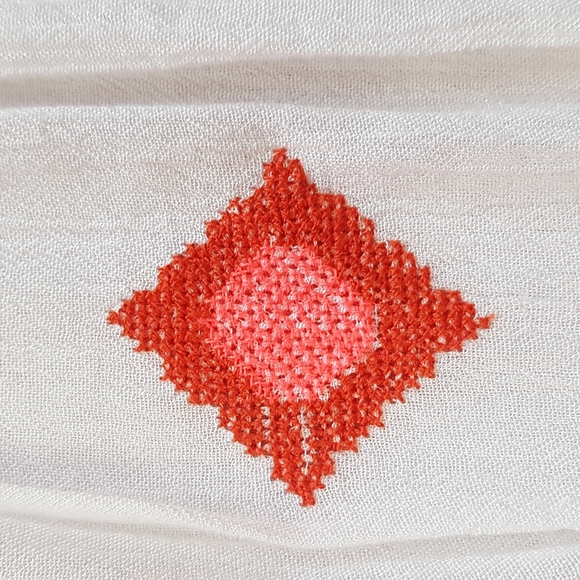 NWT New Embroidered Geometric Romper - Picture 6 of 12